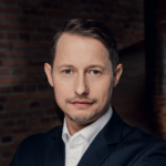 Home beige weiß modern minimalist laptop mockup webseite produkt launch instagram post(14)